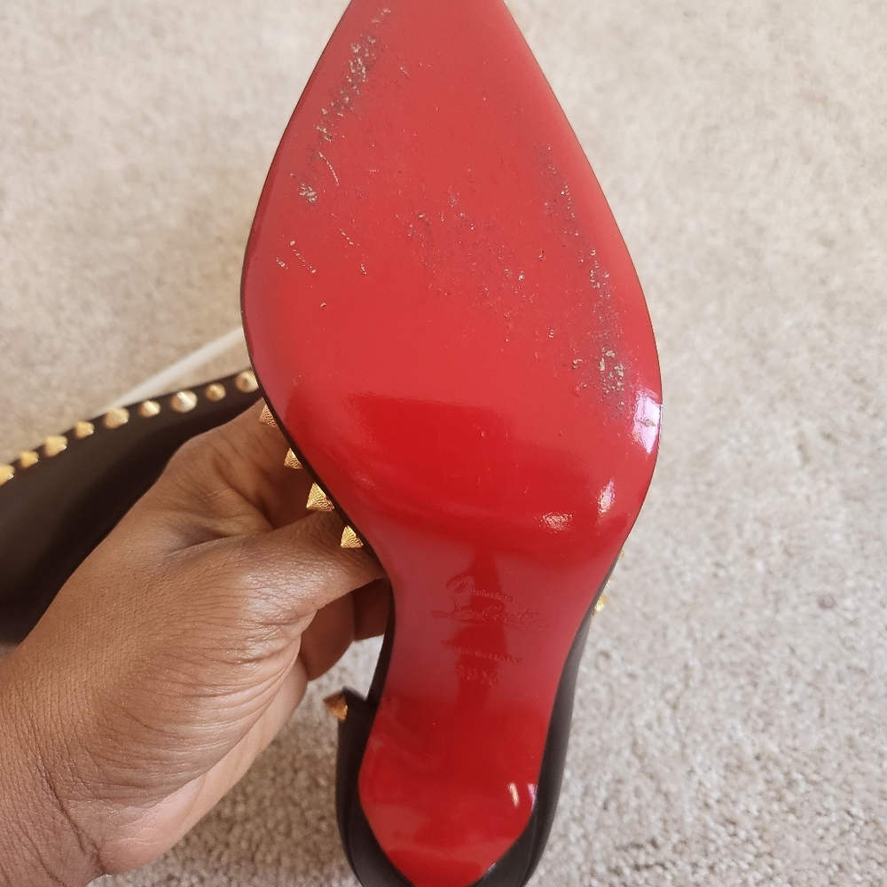 Barley worn Christian louboutin gold stud stilettos - Picture 4 of 5